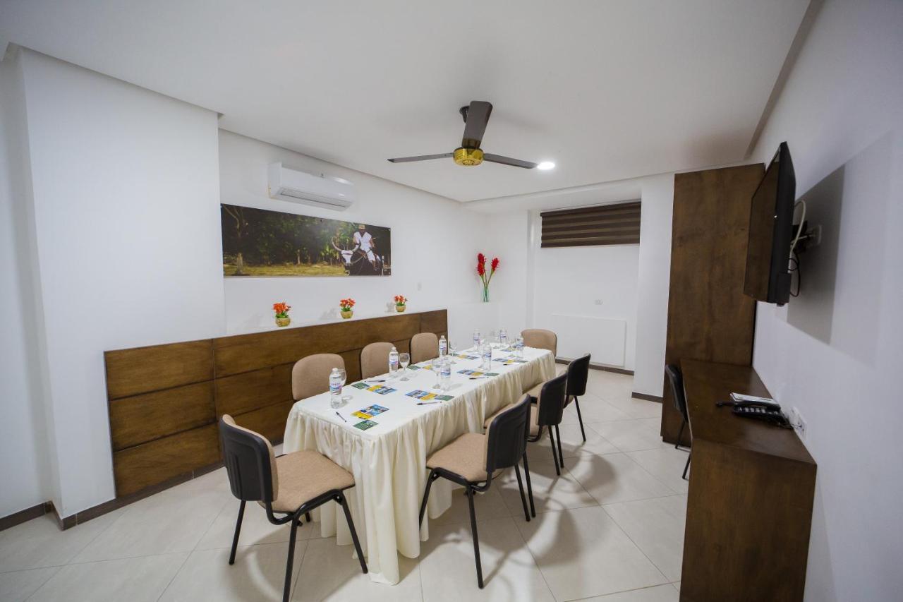 Hotel Ribera Sinu Monteria Bagian luar foto